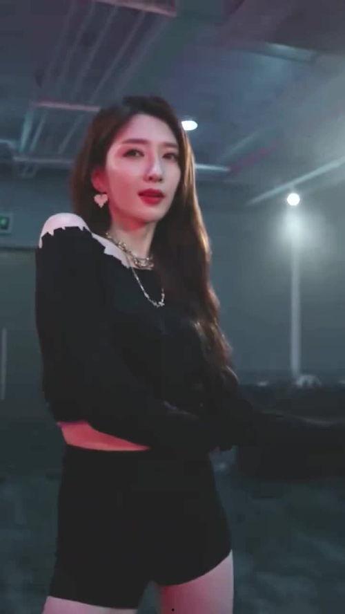 求江疏影小视频,展现魅力瞬间，揭秘明星日常