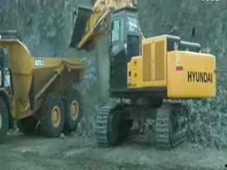 钩机铲车工作视频,高效施工的钢铁舞者